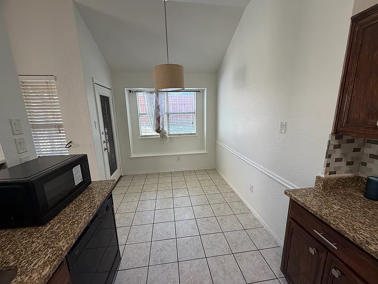 12933 Honey Locust Cir — Photo 9