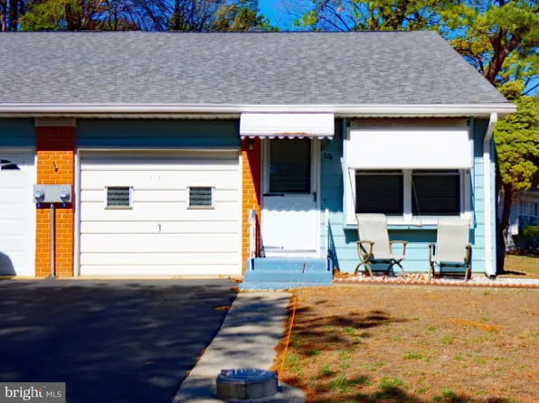 28 Monticello Dr #B, Manchester Township, NJ 08759