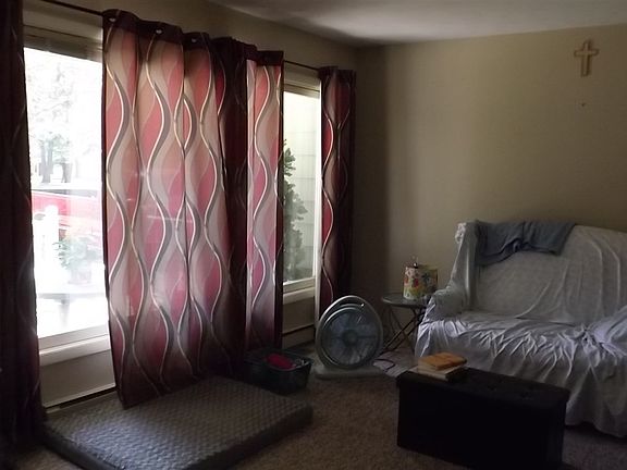 4th image of 2096 Pontiac Dr
