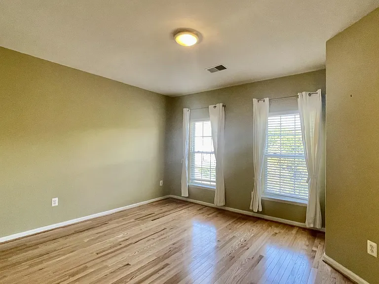6002 Saint Hubert Ln — Photo 22