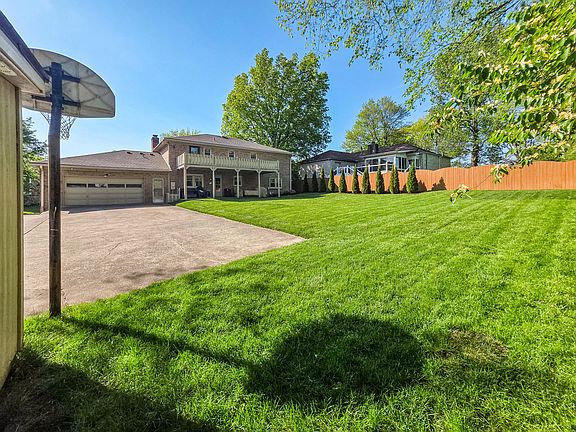 2nd image of 3404 Grasmere Dr