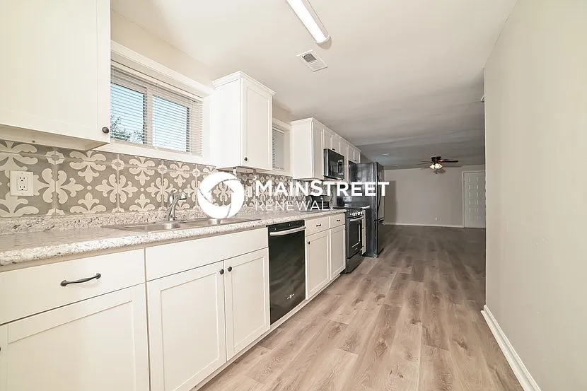 5115 Landbrook Drive — Photo 4