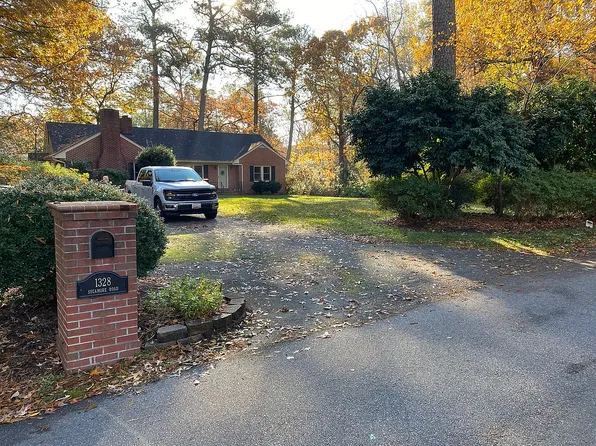 1328 Sycamore Rd, Virginia Beach, VA 23452
