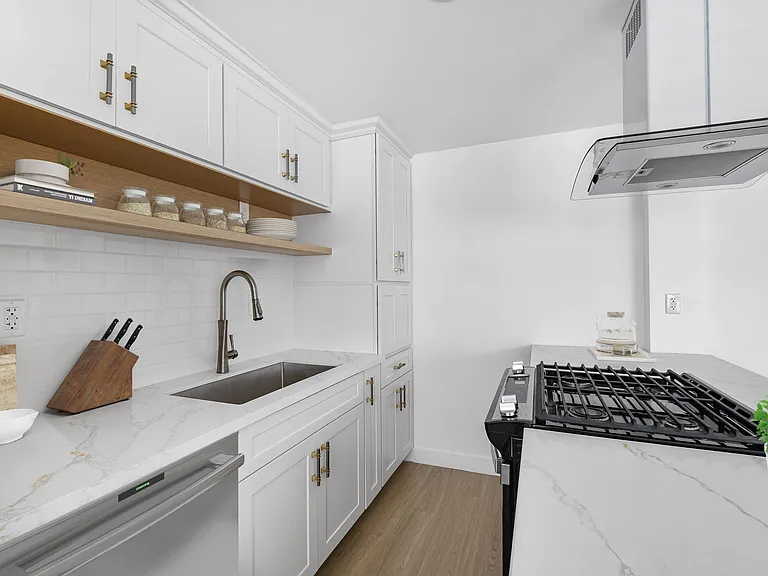 Arlington Square Apartments — Photo 8