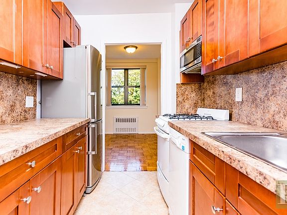 5th image of 735 Kappock St APT 7B