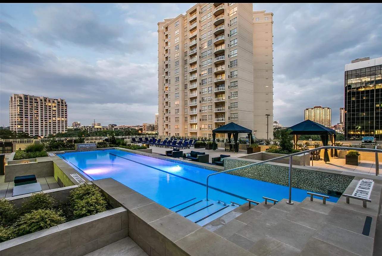 3225 Turtle Creek Blvd — Photo 1