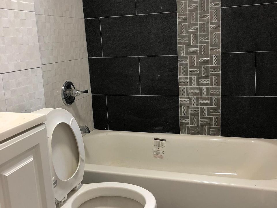1st image of 952 E 225th St #1