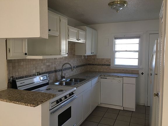 5th image of 1437 E 39th St S #D