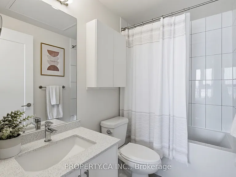 9000 Jane St #2421 — Photo 14
