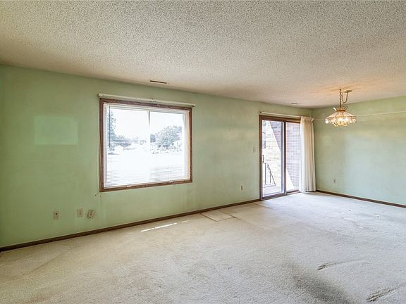4th image of 4817 Woodland Ave Unit 2