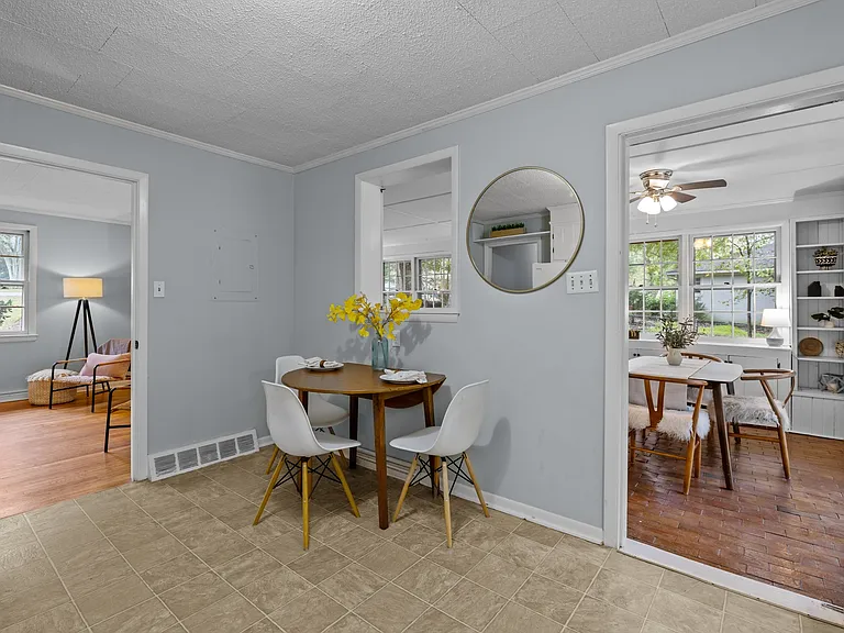 809 Ward St — Photo 10