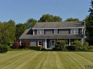 21 Pebble Ln, Nassau, NY 12123