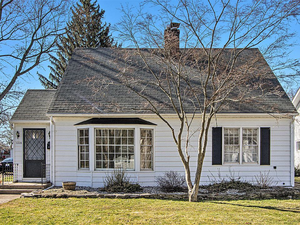 1st image of 1228 Lakeway Ave
