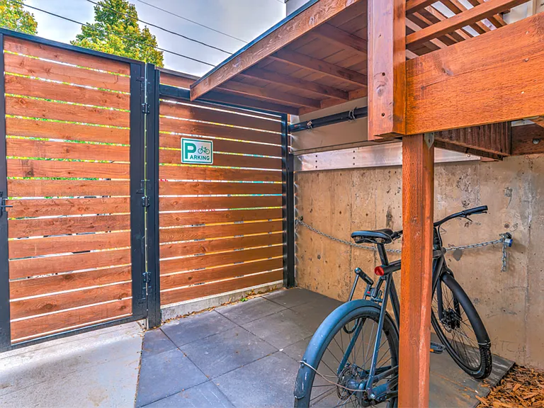 Soleil Apartments — Photo 18