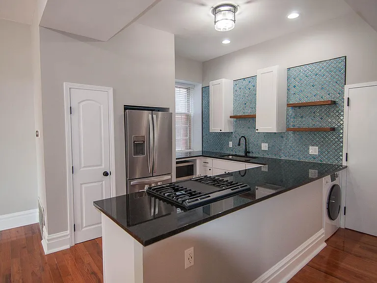 1901 Park Ave #2F — Photo 2