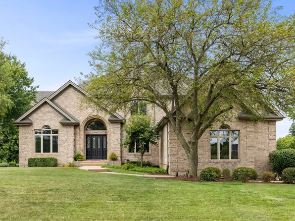 303 Cardinal Dr, Bloomingdale, IL 60108