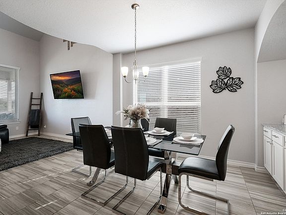5th image of 3227 Blenheim Park