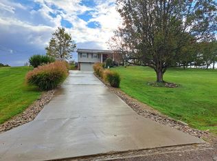 41 Hammertown Lake Rd W, Jackson, OH 45640