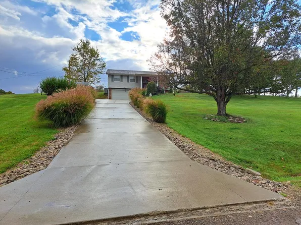 41 Hammertown Lake Rd W, Jackson, OH 45640