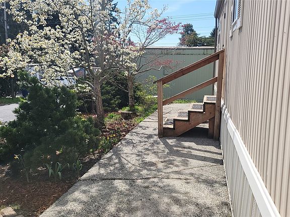 3rd image of 24222 54th Avenue W #6