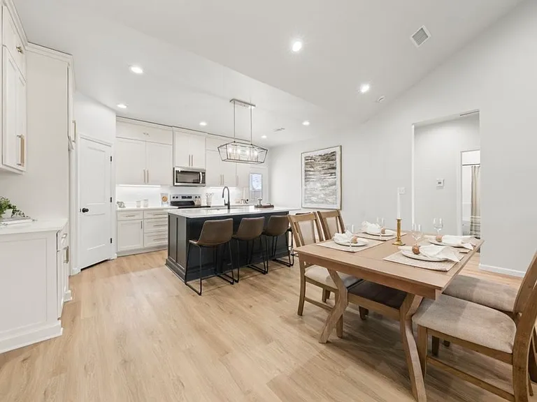 1628 Ewing Ave — Photo 11