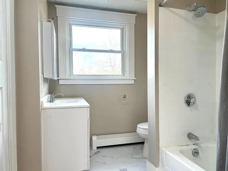 900 Main St #2 — Photo 12