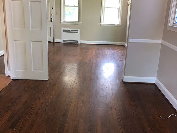 3rd image of 208 E Burke Ave