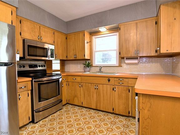 3rd image of 7172 Conelly Blvd