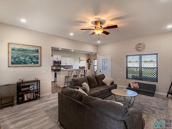 4th image of 132 Crest Pointe Dr