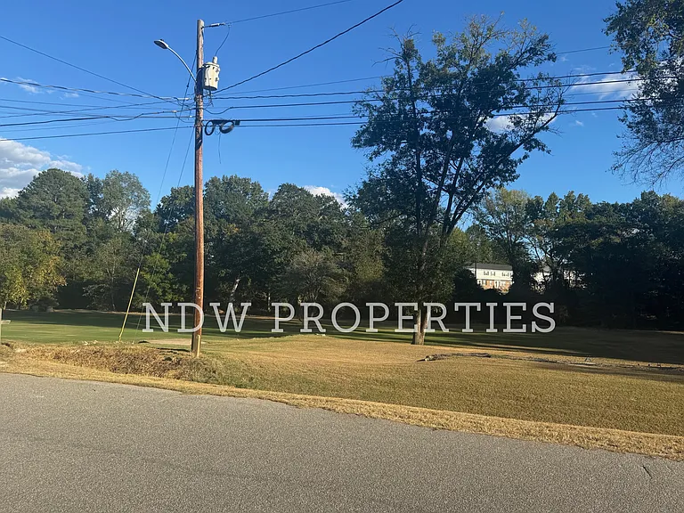 3408 Greenbriar Dr — Photo 2