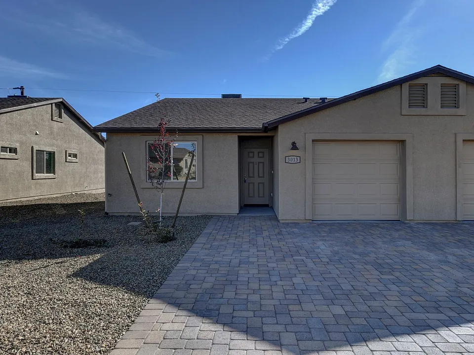3013 N Corrine Dr