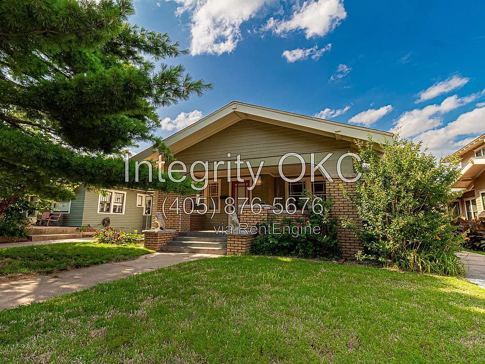 205 NW 21st St
