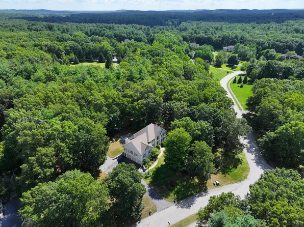 78 Duck Pond Dr, Groton, MA 01450
