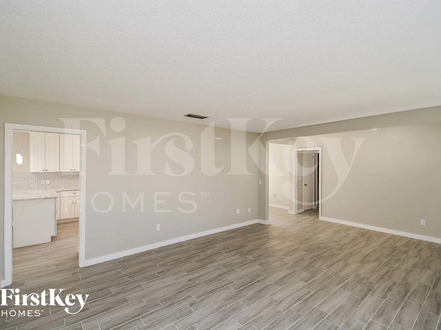 3 bed, 2.0 bath, 1582 sqft, $2,160 — Photo 4