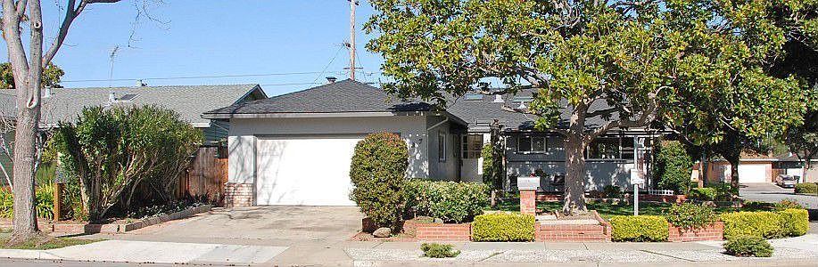 2nd image of 837 Inverness Way