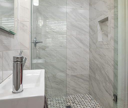 5th image of 2367 Carrington Way SE