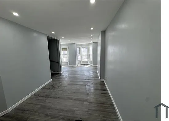 69 Columbia St — Photo 5