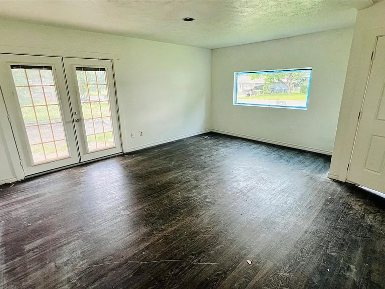 706 Rockdale Rd — Photo 6