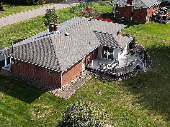 2nd image of 304 Silverview Dr