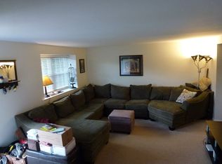 19 Colonial Cir, Aston, PA 19014