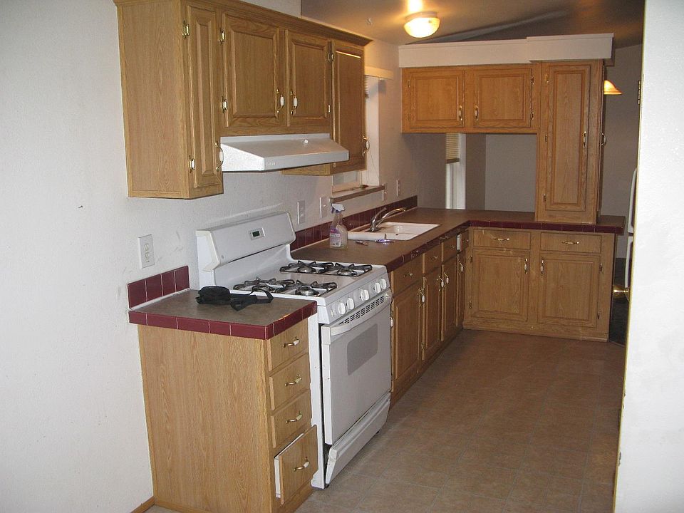 2nd image of 619B 1st St