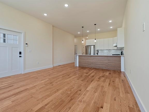 5th image of 92 Van Horne St #1
