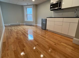 302 Newbury St APT 13, Boston, MA 02115