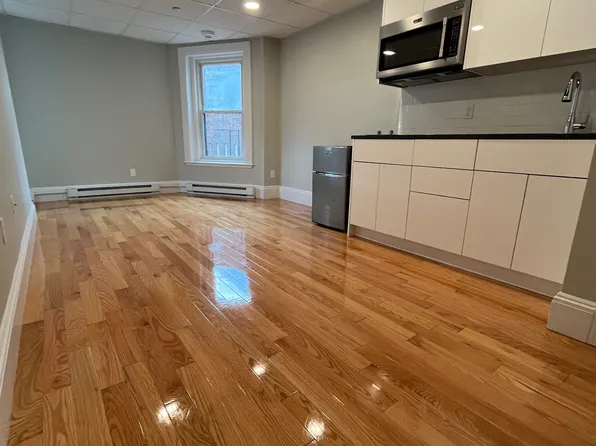 302 Newbury St, Boston, MA