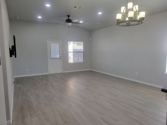 4th image of 15514 Huddleston Dr
