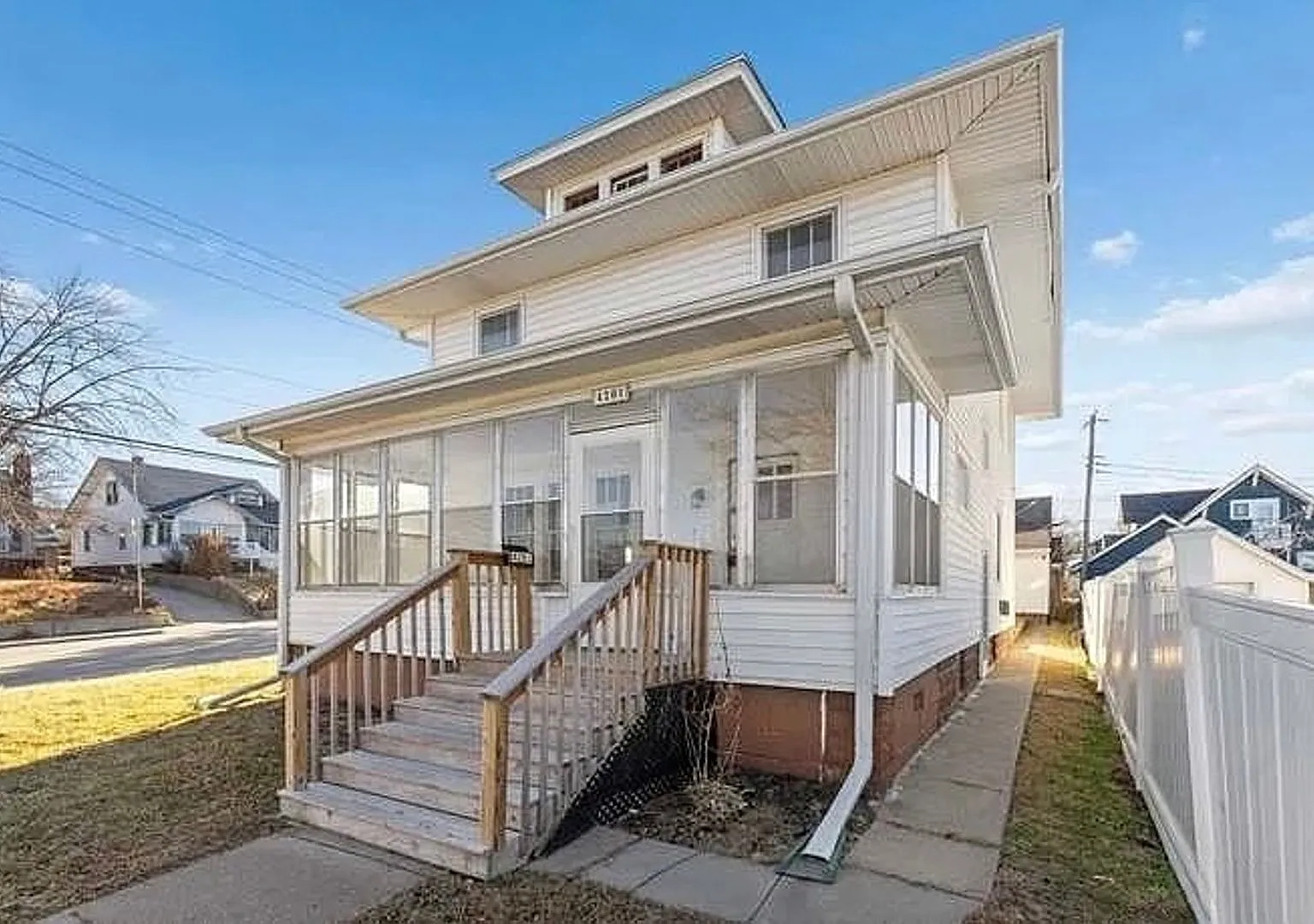Close to UNMC- 1 block walking distance — Photo 1