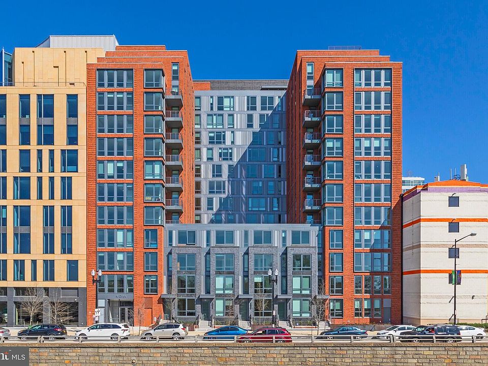 1st image of 1211 Van St SE #601