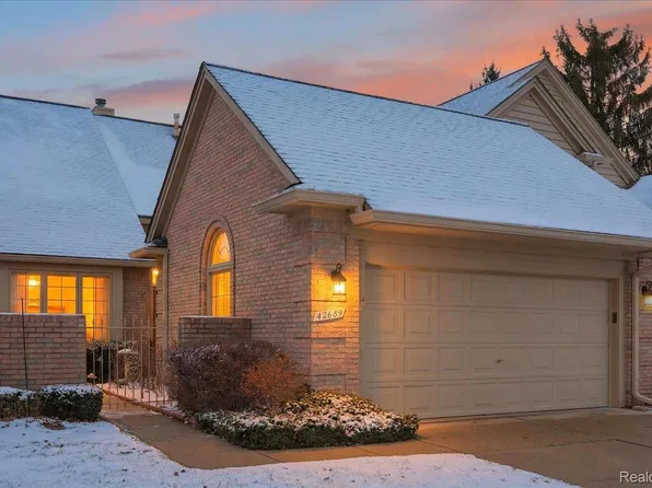 42689 Jason Ct #107, Sterling Heights, MI 48313