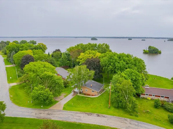 N7440 Edgewater Dr, Beaver Dam, WI 53916