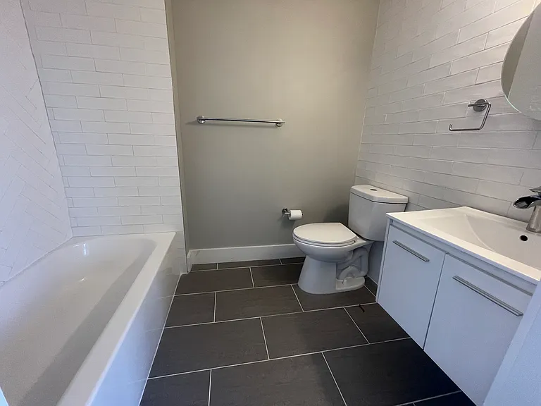 516 Broadway #304 — Photo 3